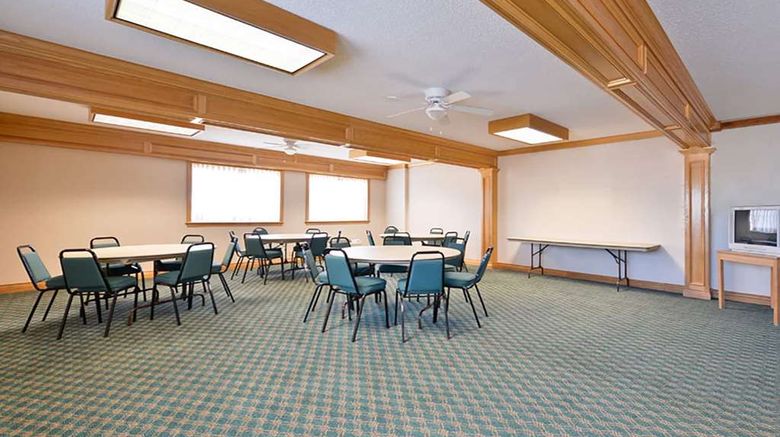 <b>Baymont by Wyndham Blackwell I-35 Meeting</b>. Images powered by <a href="https://iceportal.shijigroup.com/" title="IcePortal" target="_blank">IcePortal</a>.