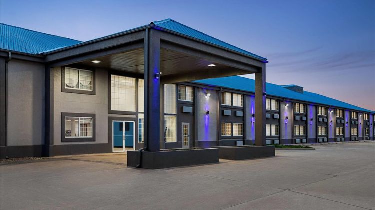 Baymont by Wyndham Blackwell I-35 Exterior