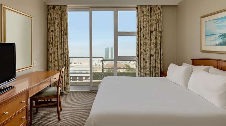 <b>Southern Sun The Marine Hotel Suite</b>. Images powered by <a href="https://iceportal.shijigroup.com/" title="IcePortal" target="_blank">IcePortal</a>.