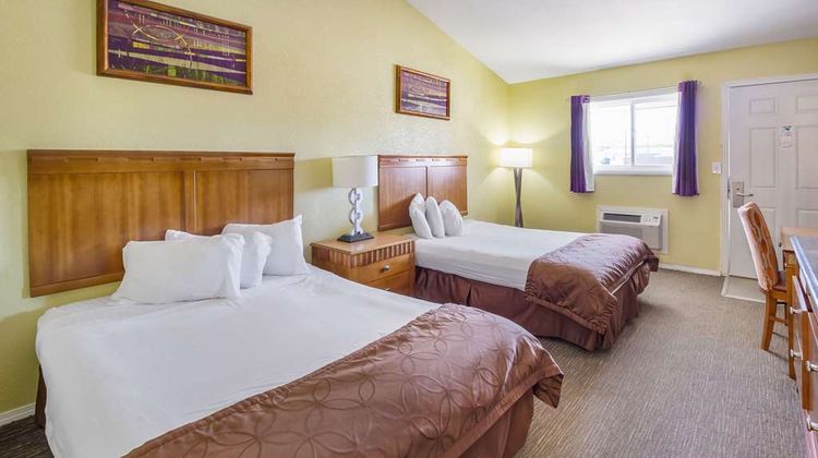 Rodeway Inn Room
