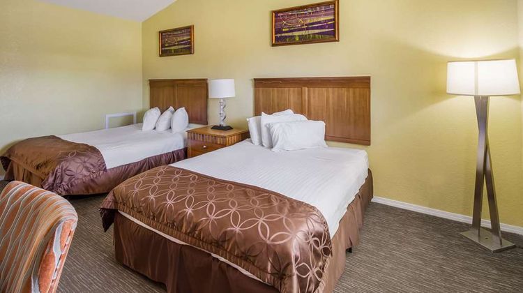 Rodeway Inn Room