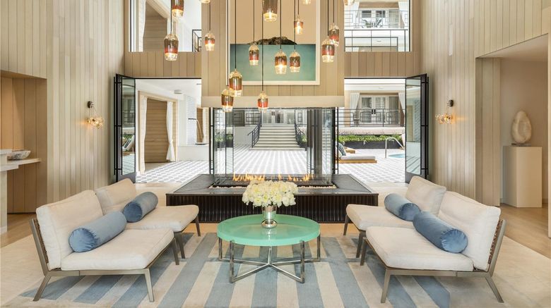 <b>Oceana Santa Monica LXR Hotel & Resort Lobby</b>. Images powered by <a href="https://iceportal.shijigroup.com/" title="IcePortal" target="_blank">IcePortal</a>.