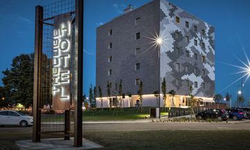 Hotel The Cube