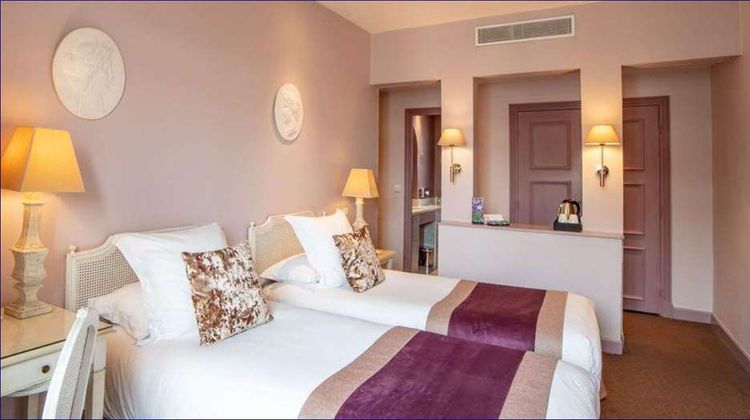 Le Cavendish Other