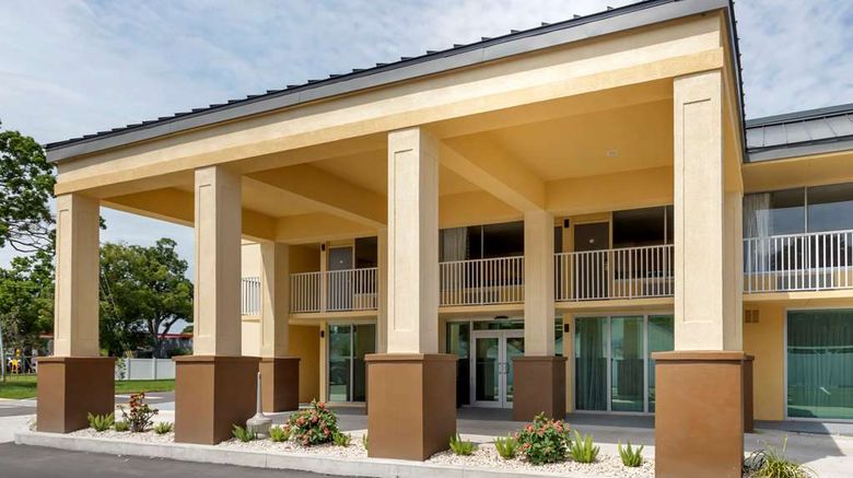 <b>Quality Inn St Petersburg Exterior</b>. Images powered by <a href="https://iceportal.shijigroup.com/" title="IcePortal" target="_blank">IcePortal</a>.