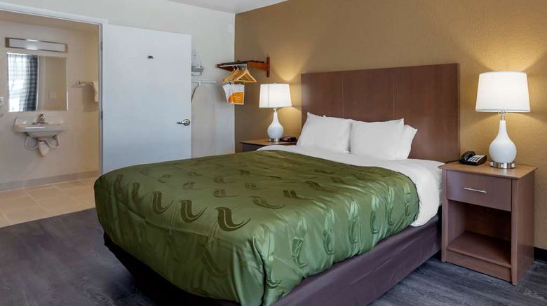 <b>Quality Inn St Petersburg Room</b>. Images powered by <a href="https://iceportal.shijigroup.com/" title="IcePortal" target="_blank">IcePortal</a>.