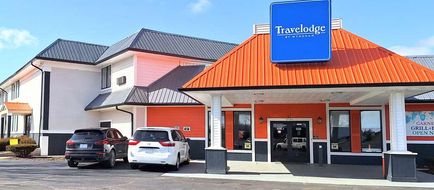 Travelodge Indianapolis Speedway Exterior
