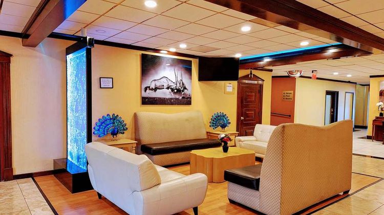 Travelodge Indianapolis Speedway Lobby