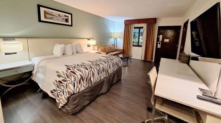 Travelodge Indianapolis Speedway Room