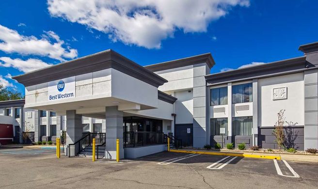 Best Western Paramus Hotel & Suites Exterior