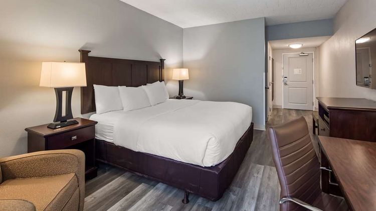 Best Western Paramus Hotel & Suites Room