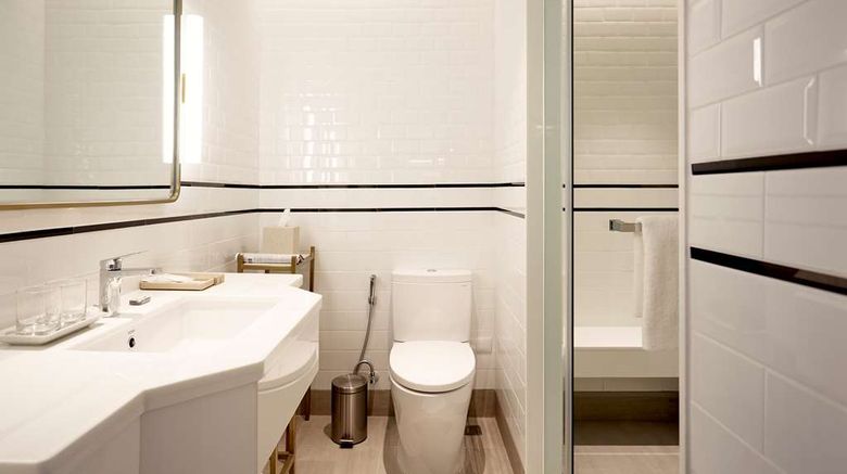 <b>The Montien Bangkok Hotel Room</b>. Images powered by <a href="https://iceportal.shijigroup.com/" title="IcePortal" target="_blank">IcePortal</a>.
