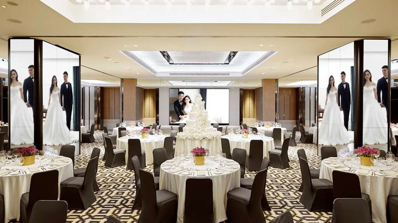 <b>The Montien Bangkok Hotel Ballroom</b>. Images powered by <a href="https://iceportal.shijigroup.com/" title="IcePortal" target="_blank">IcePortal</a>.