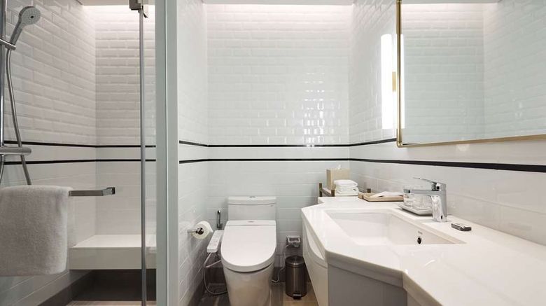<b>The Montien Bangkok Hotel Room</b>. Images powered by <a href="https://iceportal.shijigroup.com/" title="IcePortal" target="_blank">IcePortal</a>.