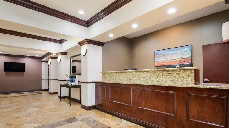 Best Western Business Dist Inn & Suites Lobby