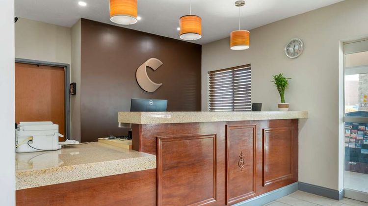 Comfort Inn and Suites Zanesville City Center Lobby