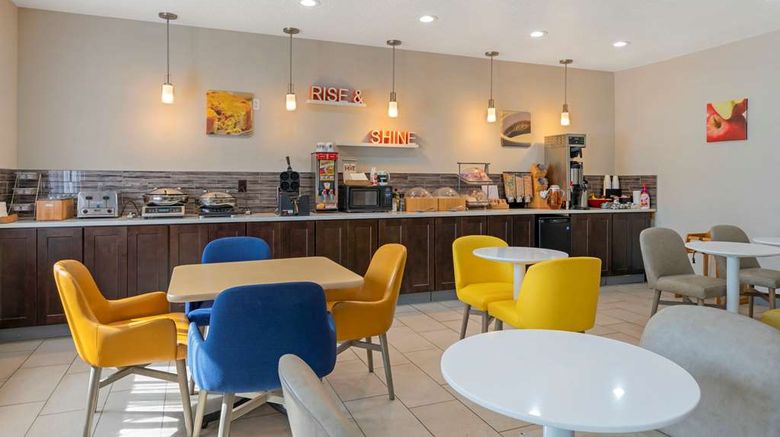 <b>Comfort Inn and Suites Zanesville City Center Restaurant</b>. Images powered by <a href="https://iceportal.shijigroup.com/" title="IcePortal" target="_blank">IcePortal</a>.