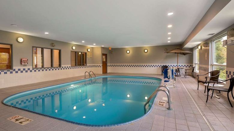 <b>Comfort Inn and Suites Zanesville City Center Pool</b>. Images powered by <a href="https://iceportal.shijigroup.com/" title="IcePortal" target="_blank">IcePortal</a>.