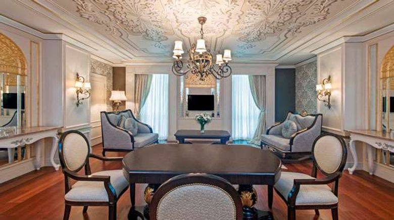 <b>Elite World Van Hotel Lobby</b>. Images powered by <a href="https://iceportal.shijigroup.com/" title="IcePortal" target="_blank">IcePortal</a>.