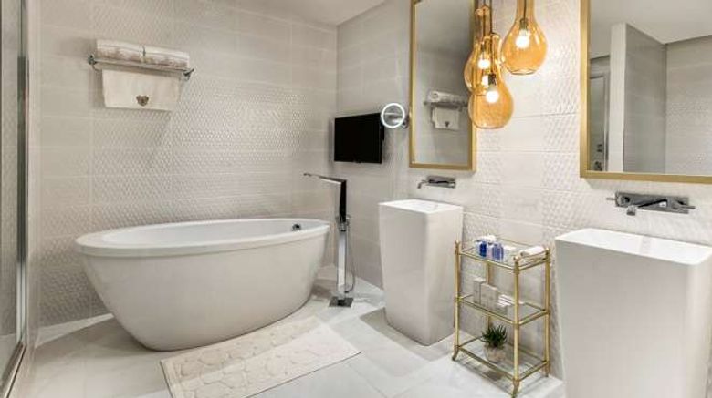<b>Elite World Europe Hotel Suite</b>. Images powered by <a href="https://iceportal.shijigroup.com/" title="IcePortal" target="_blank">IcePortal</a>.