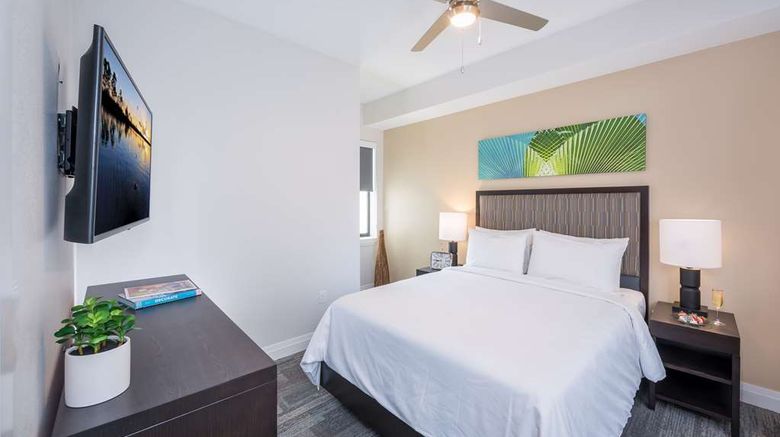 <b>The Grove Resort & Water Park Room</b>. Images powered by <a href="https://iceportal.shijigroup.com/" title="IcePortal" target="_blank">IcePortal</a>.
