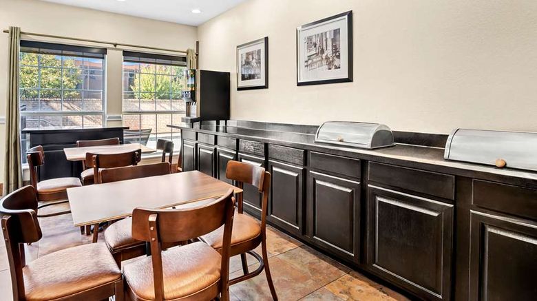 <b>MainStay Suites Addison Restaurant</b>. Images powered by <a href="https://iceportal.shijigroup.com/" title="IcePortal" target="_blank">IcePortal</a>.