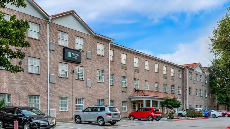 MainStay Suites Addison Exterior
