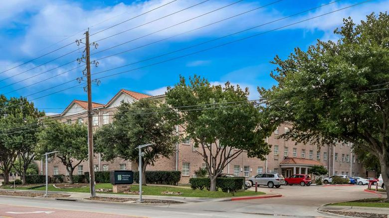 <b>MainStay Suites Addison Exterior</b>. Images powered by <a href="https://iceportal.shijigroup.com/" title="IcePortal" target="_blank">IcePortal</a>.