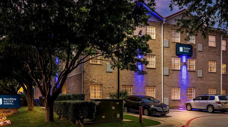 MainStay Suites Addison Exterior