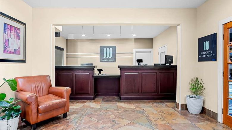 <b>MainStay Suites Addison Lobby</b>. Images powered by <a href="https://iceportal.shijigroup.com/" title="IcePortal" target="_blank">IcePortal</a>.