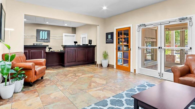 <b>MainStay Suites Addison Lobby</b>. Images powered by <a href="https://iceportal.shijigroup.com/" title="IcePortal" target="_blank">IcePortal</a>.