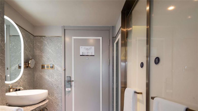 <b>Mercure Tianjin Tanggu Room</b>. Images powered by <a href="https://iceportal.shijigroup.com/" title="IcePortal" target="_blank">IcePortal</a>.