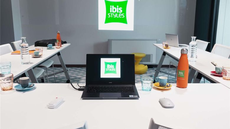 <b>Ibis Styles Thonon Les Bains Hotel Meeting</b>. Images powered by <a href="https://iceportal.shijigroup.com/" title="IcePortal" target="_blank">IcePortal</a>.