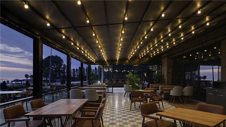 <b>Moevenpick Hotel Trabzon Restaurant</b>. Images powered by <a href="https://iceportal.shijigroup.com/" title="IcePortal" target="_blank">IcePortal</a>.
