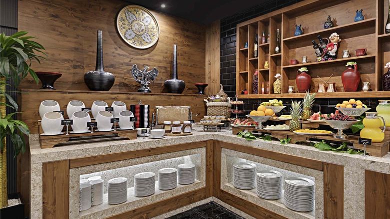 <b>Moevenpick Hotel Trabzon Restaurant</b>. Images powered by <a href="https://iceportal.shijigroup.com/" title="IcePortal" target="_blank">IcePortal</a>.
