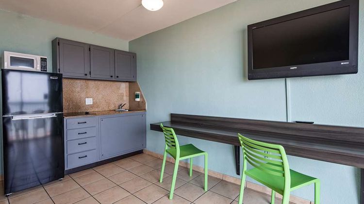SureStay Studio by BW Virginia Beach Room