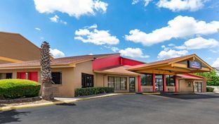 Howard Johnson by Wyndham Houston