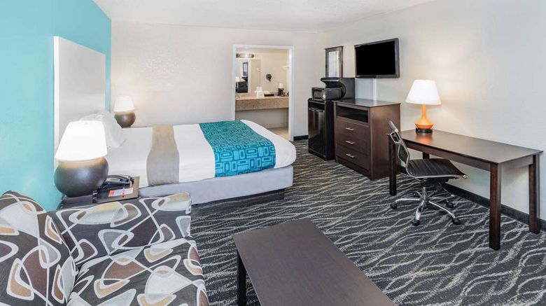 <b>Howard Johnson by Wyndham Houston Suite</b>. Images powered by <a href="https://iceportal.shijigroup.com/" title="IcePortal" target="_blank">IcePortal</a>.