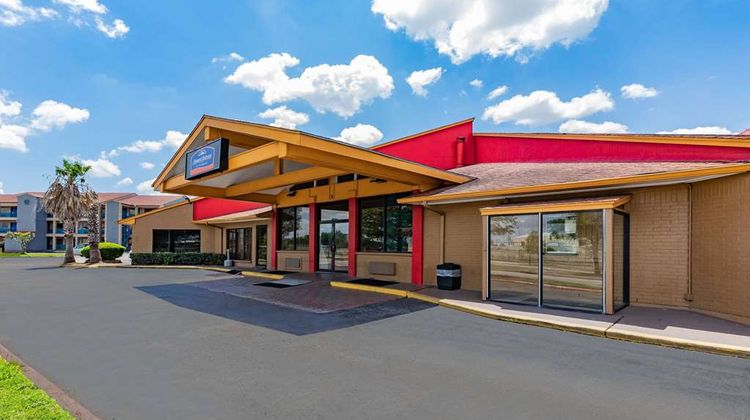 Howard Johnson by Wyndham Houston Exterior