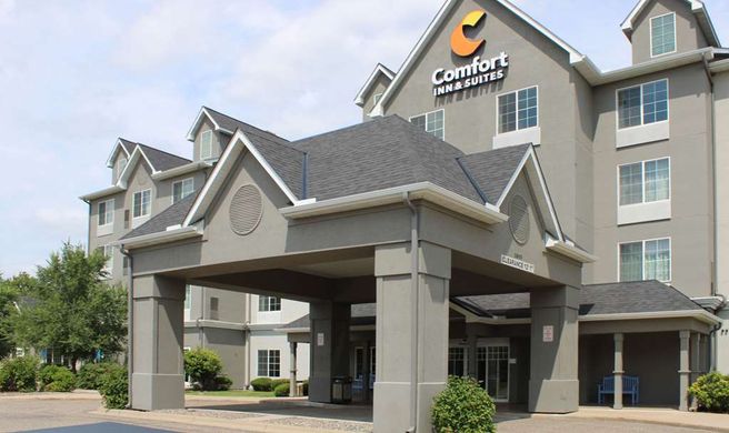Comfort Inn & Suites St Paul Northeast Exterior