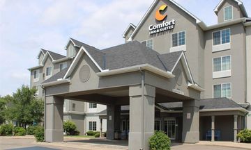 Comfort Inn & Suites St Paul Northeast
