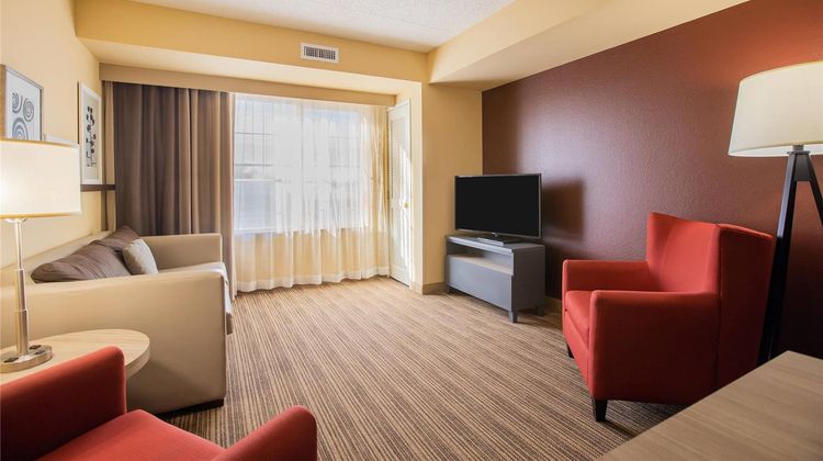 Comfort Inn & Suites St Paul Northeast Suite