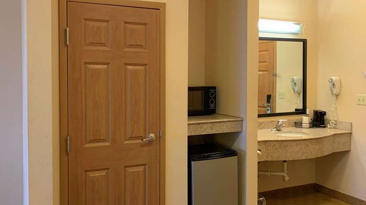 Sleep Inn & Suites Room