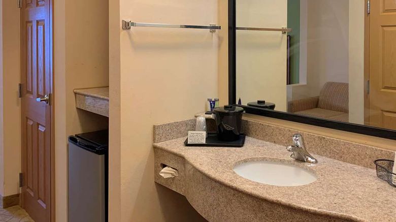 <b>Sleep Inn & Suites Room</b>. Images powered by <a href="https://iceportal.shijigroup.com/" title="IcePortal" target="_blank">IcePortal</a>.
