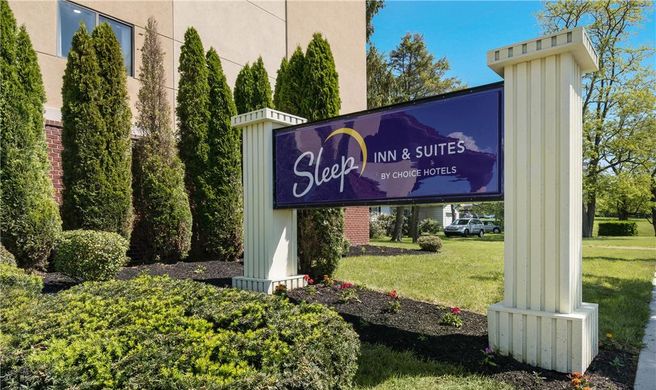 Sleep Inn & Suites Exterior
