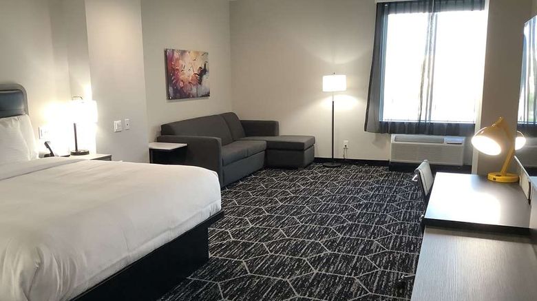 <b>La Quinta Inn & Suites Corpus Christi SE Room</b>. Images powered by <a href="https://iceportal.shijigroup.com/" title="IcePortal" target="_blank">IcePortal</a>.