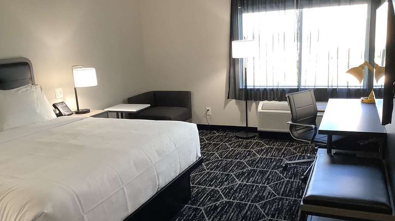 <b>La Quinta Inn & Suites Corpus Christi SE Room</b>. Images powered by <a href="https://iceportal.shijigroup.com/" title="IcePortal" target="_blank">IcePortal</a>.