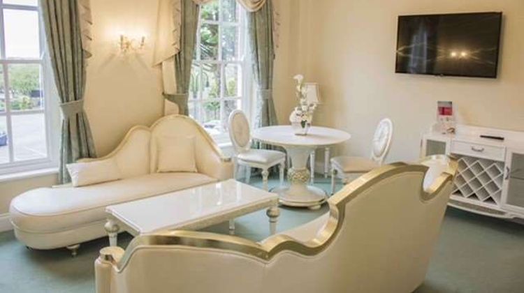 Park Hall Wolverhampton Suite