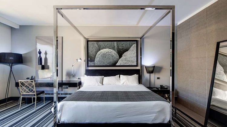 Wyndham Pettra Santiago Suite