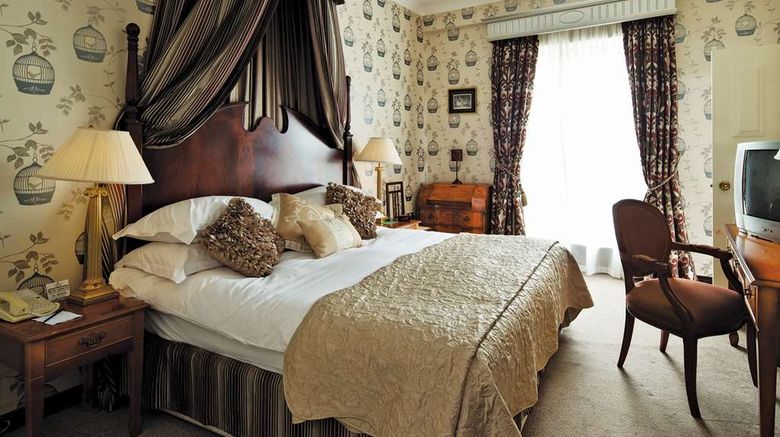 <b>Fitzpatrick Castle Dublin Suite</b>. Images powered by <a href="https://iceportal.shijigroup.com/" title="IcePortal" target="_blank">IcePortal</a>.